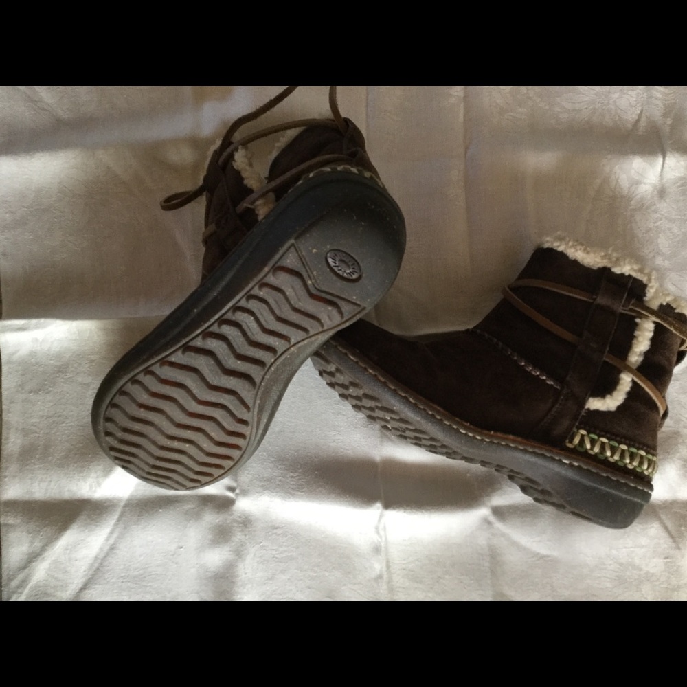 UGG Moccasins - Picture 2 of 2